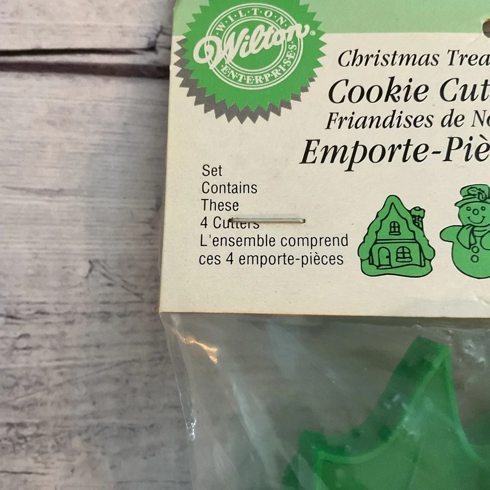 Wilton VTG 1995 Christmas Treats Cookie Cutters Set of 4 Green Plastic 2304-1290